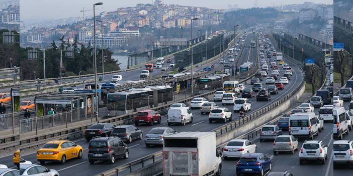 İstanbullular yollara düştü: Deprem sonrası trafik kilitlendi!