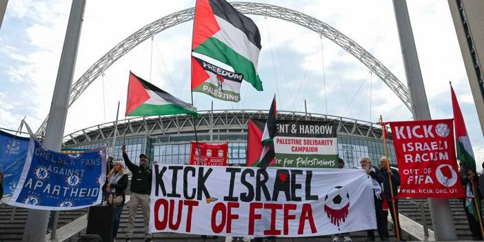 İsrail'e tepki için Wembley Stadı'na yürüdüler