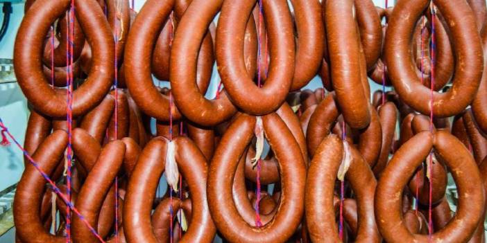 Bakanlığın ifşa listesi büyüyor: Bakın sucuk yerine bize ne yedirmişler! 22 ürün eklendi