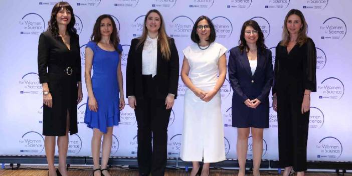 'Bilim Kadınları İçin' programının 20 yılı aşan yolculuğu kitap oldu