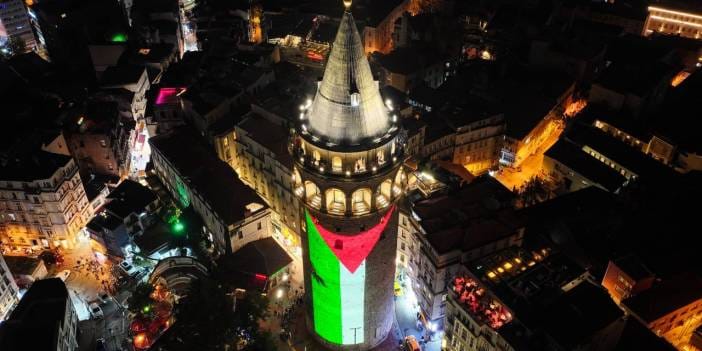 Galata Kulesi'ne Filistin bayrağı yansıtıldı