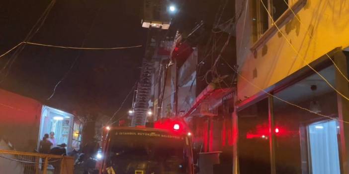 Şişli'de 3 katlı binada yangın!