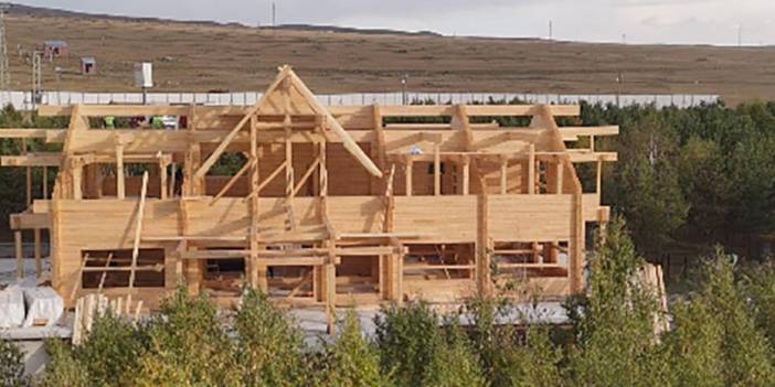 Çıldır Gölü'nün simgesi yeniden inşa ediliyor