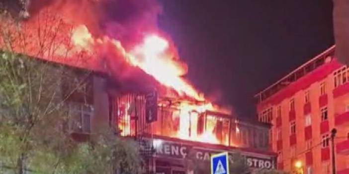 Sultangazi'de gece yarısı yangın: Kafe alev alev yandı