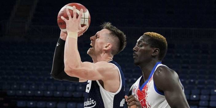 Bahçeşehir Koleji durdurulamıyor