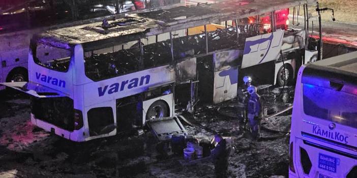 AŞTİ'de yangın: Park halindeki otobüs alev alev yandı