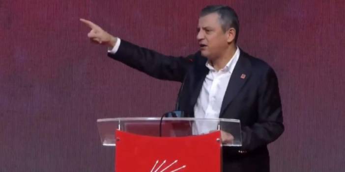 Özgür Özel 'Ülkesini seven beni seven arkamdan gelsin' dedi salon yıkıldı!