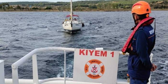 Çanakkale Boğazı’nda panik anları! Tekne arıza sebebiyle sürüklendi