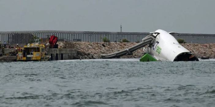 Türk şirketine ait uçak denize düştü!