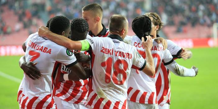 Samsunspor Dinamo Kiev'i rahat yendi: 2'de 2 yaptı