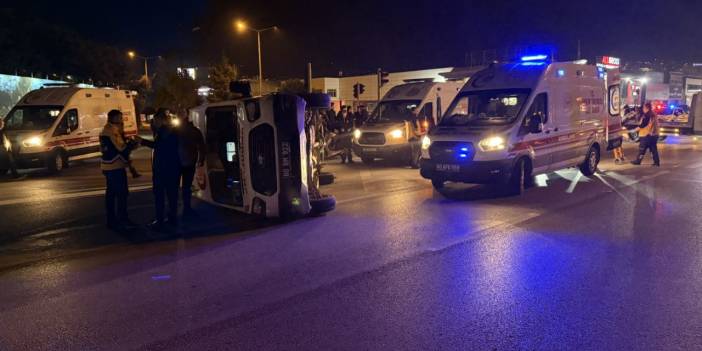 Olaya giden ambulans devrildi! 3 yaralı