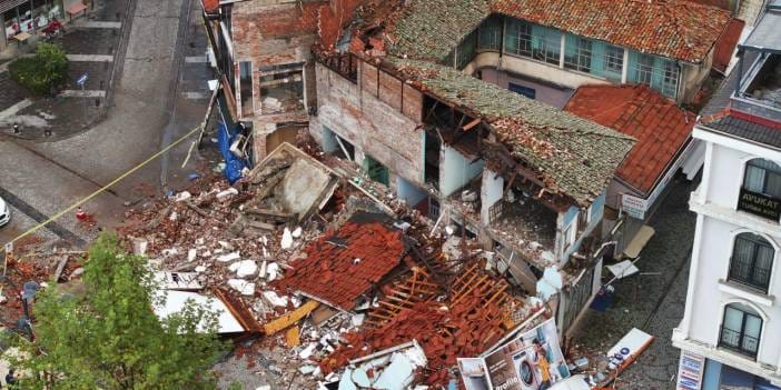 6.1'lik depremin boyutu gün ağarınca ortaya çıktı!