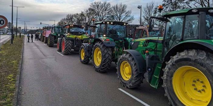 Yüzlerce çiftçi hükümetin yasağına karşı ayaklandı