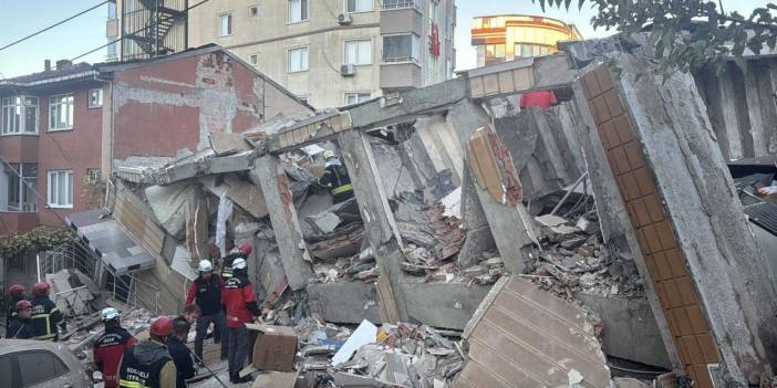 Gebze'de 4 kişiye mezar olan binanın enkazı kaldırılmaya başladı