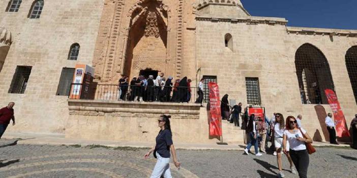 500 bin kişi Mardin'e akın etti