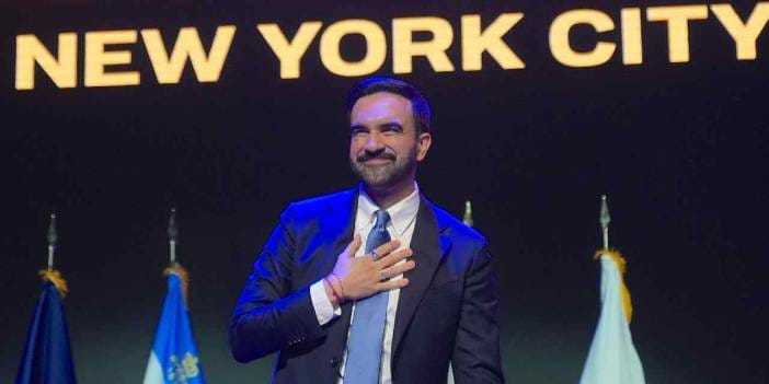 Müslüman Mamdani Kur'an'a el basarak yemin etti: İsrail rahatsız oldu!