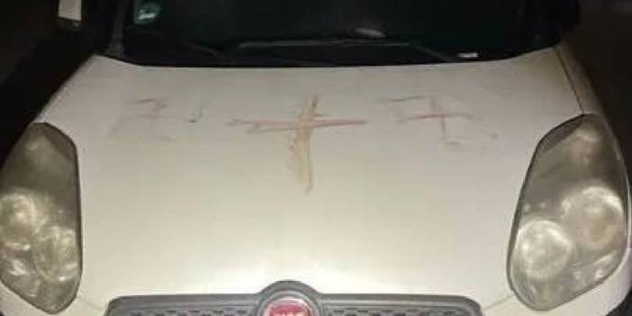 Almanya’da gamalı haç skandalı: 50’ye yakın araç ve ev insan kanıyla işaretlendi