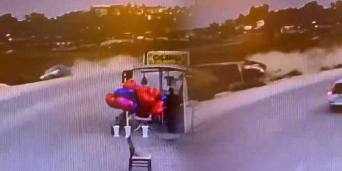 Adana’da feci kaza! Otomobil şarampole yuvarlanıp taklalar attı