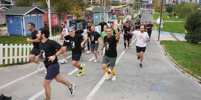 Türkiye'nin dört bir yanından sporcular Atatürk için koştu