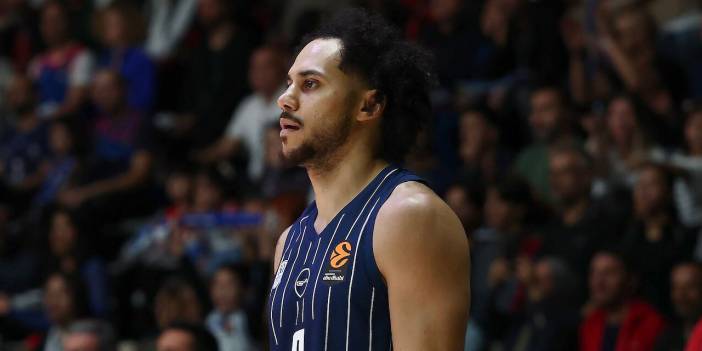 Anadolu Efes'te Shane Larkin şoku