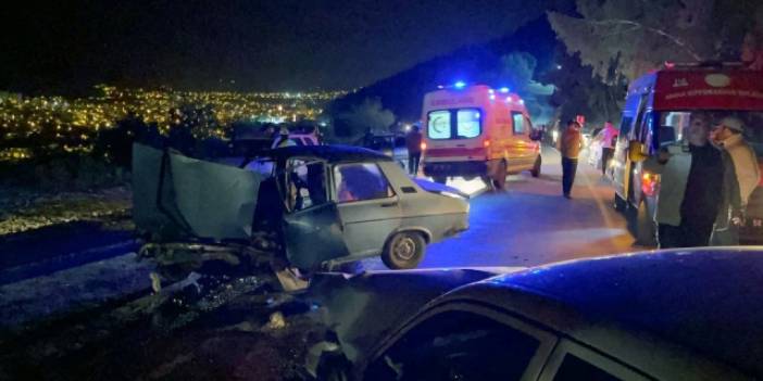 Adana’da otomobiller kafa kafaya girdi! 7 yaralı