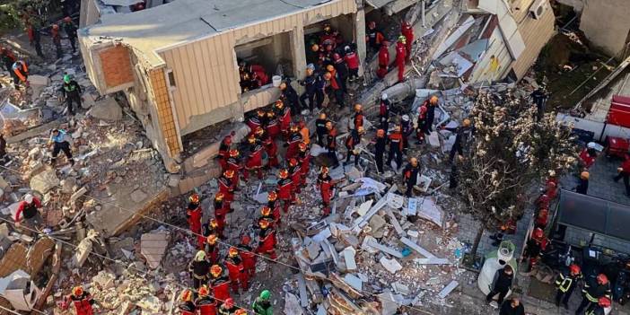 Gebze'de çöken binanın ardından 21 binaya tahliye