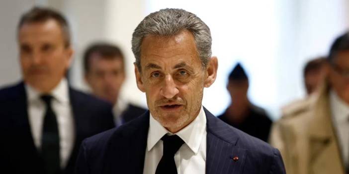 20 gün hapis yatan Sarkozy cezaevi anılarını kitaplaştırdı