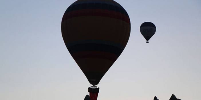 Hava balonunda 2 gün mahsur kaldı, 320 km yol gitti