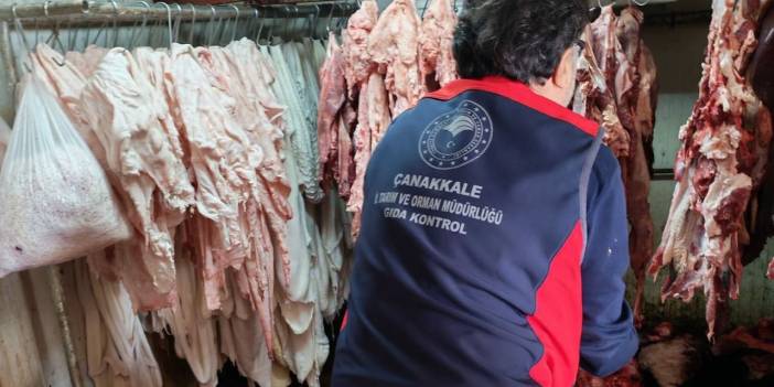 Halk sağlığıyla oynayanlara baskın: 5,4 ton et ürünü imha edildi
