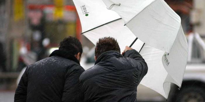 Kuvvetli yağış ve fırtına dalgası sınırı geçti: Meteoroloji peş peşe sarı kod verdi