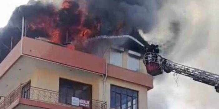 Manavgat'ta korkutan yangın: Anne ve 3 çocuğu alevlerin arasından böyle kurtuldu