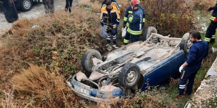 82 yaşındaki sürücü şarampole yuvarlanan araçta öldü