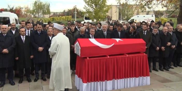 Eski AKP Milletvekili için TBMM'de tören düzenlendi