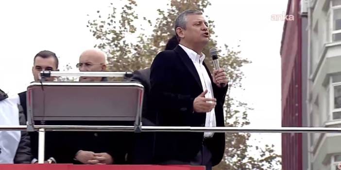 Emekliler 'Bütçe Hakkı' için akın etti! Özgür Özel Tandoğan meydanını inletti