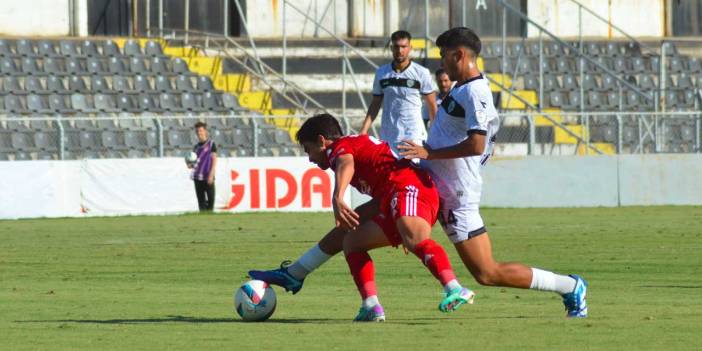 Kendi maçına karşılıklı gol var oynadı: Maç 5-1 bitti