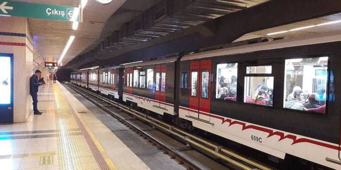 İzmir'de metro raydan çıktı: Yolcular tahliye edildi