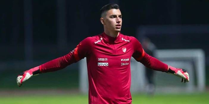 Berke Özer'den itiraf: Futbolu bırakmayı düşündüm