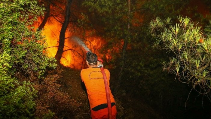 Bekleyiş sürüyor... İzmir yangını 3. gününde