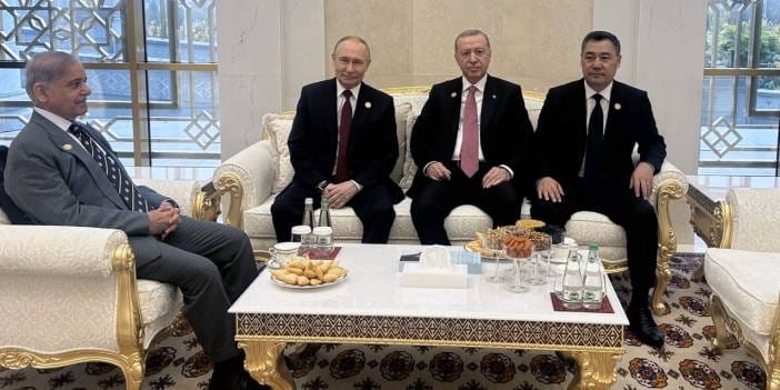 Erdoğan ve Putin Türkmenistan'da görüştü