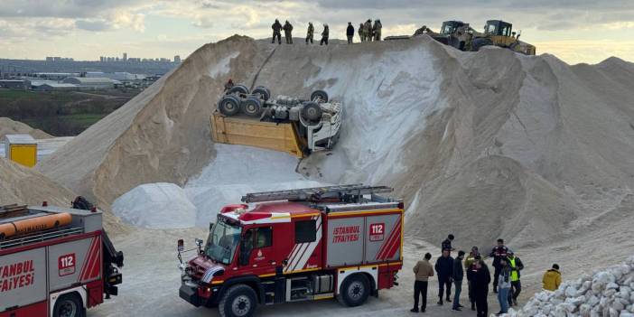 Çatalca'da iş cinayeti! Kamyonun kasası ile şasisi arasında kalan 64 yaşındaki işçi yaşamını yitirdi