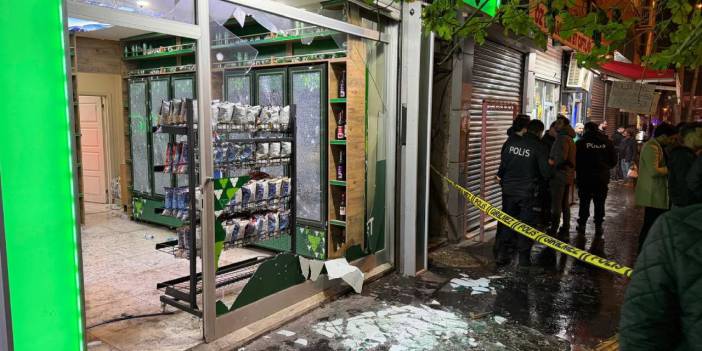 Diyarbakır'da markete patlayıcı atıldı: O anlar kamerada