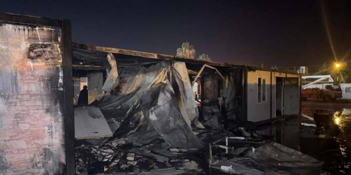 Konteyner kentte yangın! Öğrencilerin eğitim gördüğü konteynerler yandı