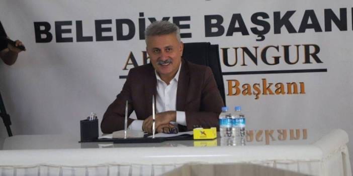 İş insanı AKP’li başkana lüks otomobil vermiş