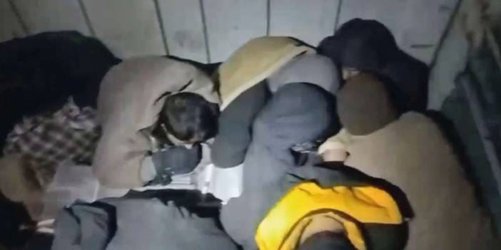 TIR'ın dorsesinden 37 kaçak göçmen çıktı