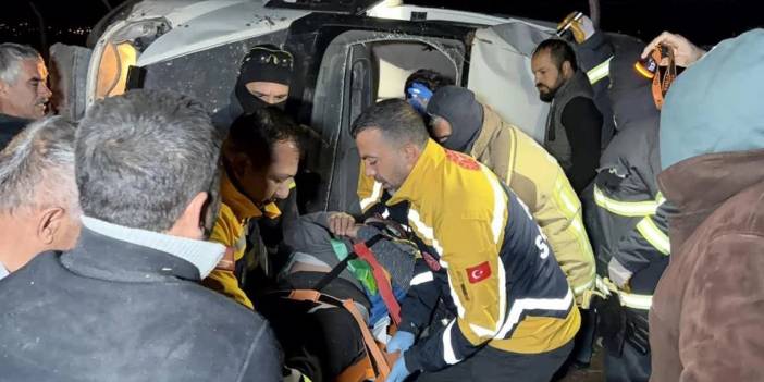 Adıyaman'da minibüs devrildi: 4 yaralı
