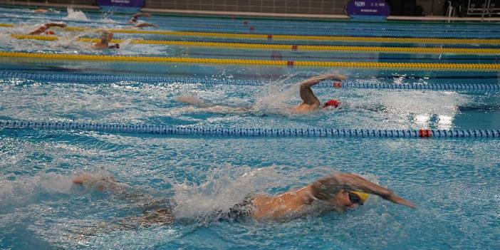 Şampiyonluk için kulaç attılar