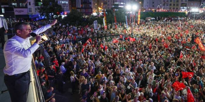 CHP'den Kağıthane'de boy gösterisi: Özgür Özel'den işçilere tarihi çağrı