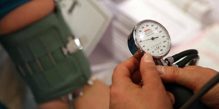 Yüksek tansiyon hastaları dikkat! Bu besinlerden uzak durun