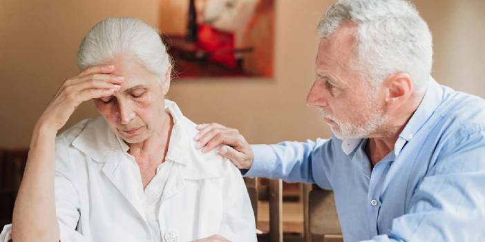 Bu belirtileri göz ardı etmeyin: Alzheimer’ın ilk sinyali olabilir!