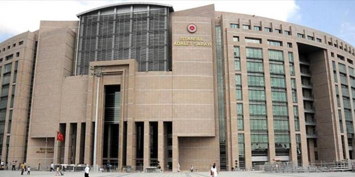 İBB davasına 2 aydan kısa bir süre kala: AKP'den duruşma öncesinde adliye çevresine dev afiş